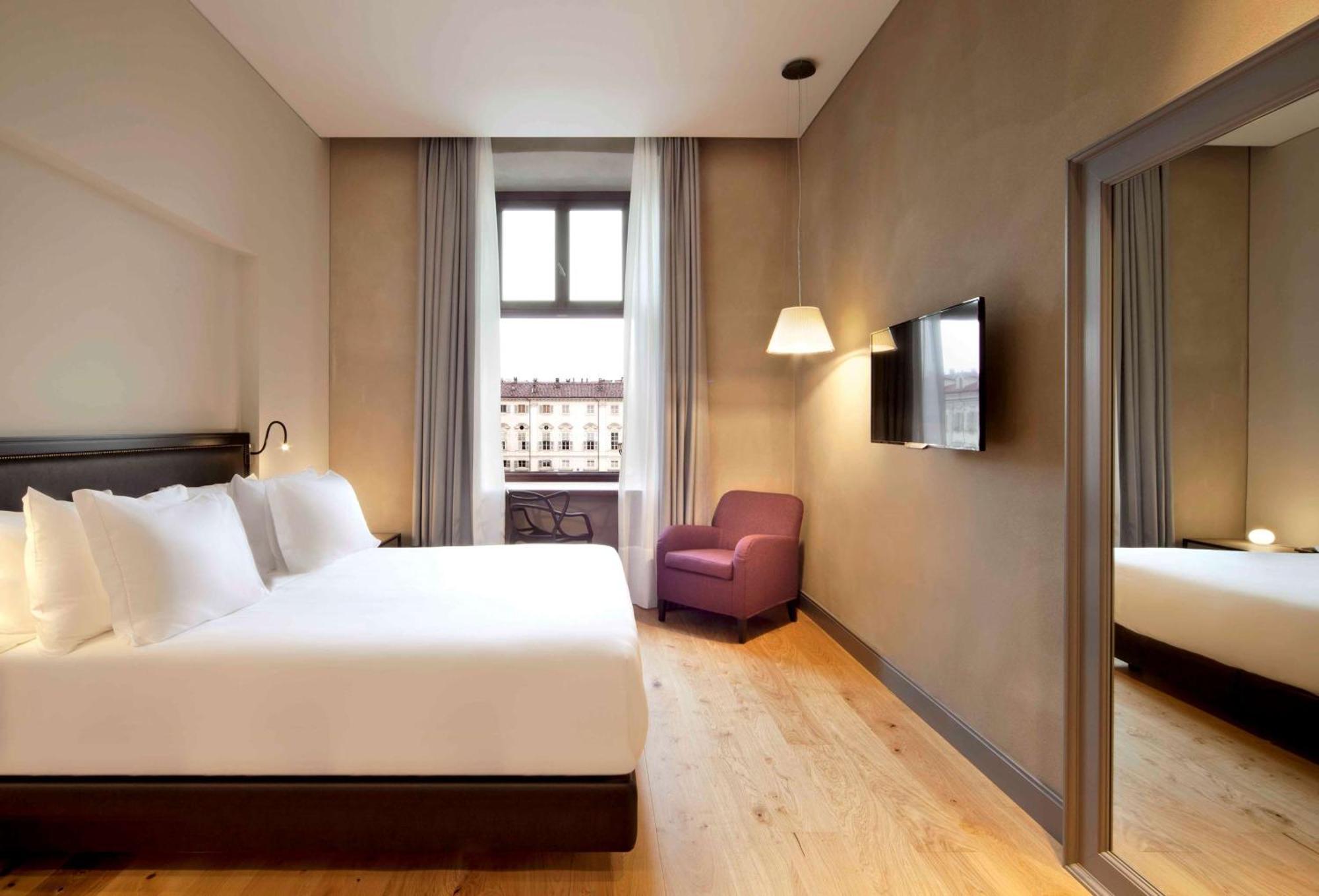 Hotel NH Collection Torino Piazza Carlina Esterno foto